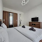 Coresi Mall Luxury Apartment