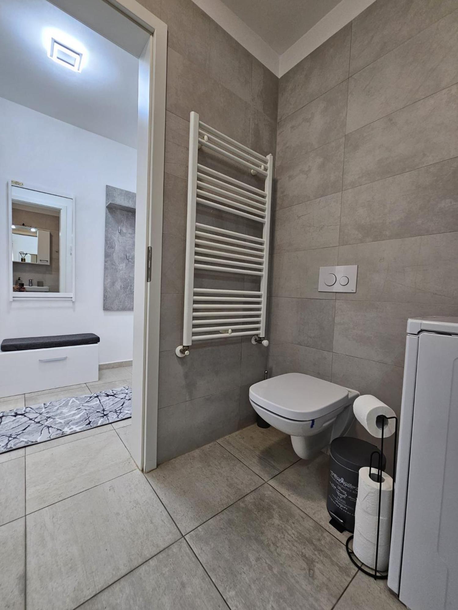 Coresi Mall Luxury Apartament