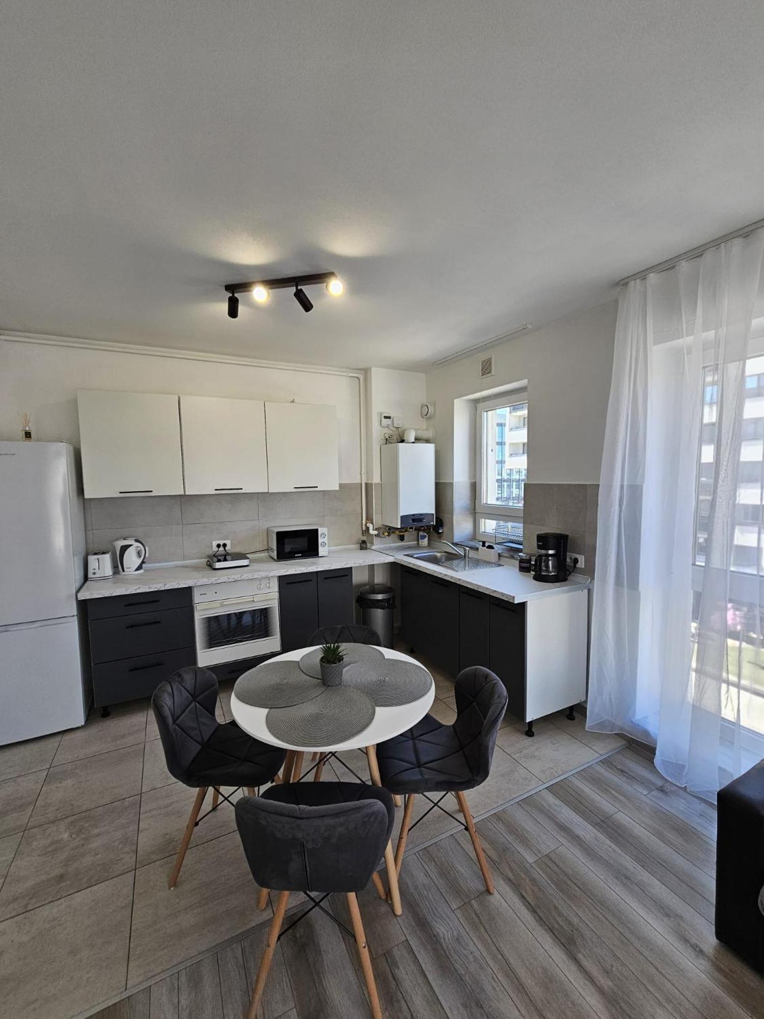 Coresi Mall Luxury Apartament
